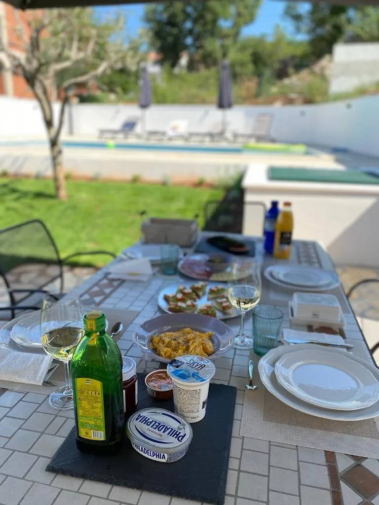 Villa Aurora Kastelir